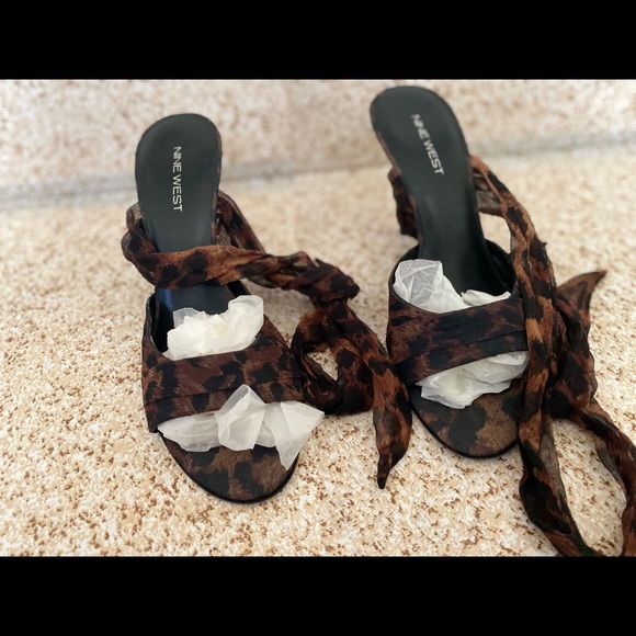 Nine West Lace-up Leopard-Print Sandals Size 91/2 - Picture 2 of 10